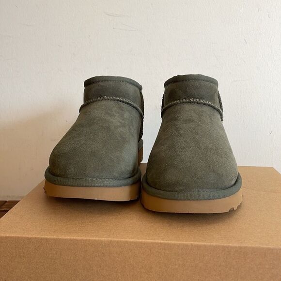UGG Classic Ultra Mini Forest Night Women Size 6 - Picture 6 of 15